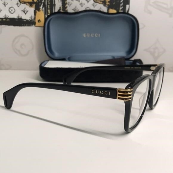 Gucci Black Oversized Square Sunglasses GG0526o 001 - Picture 8 of 12